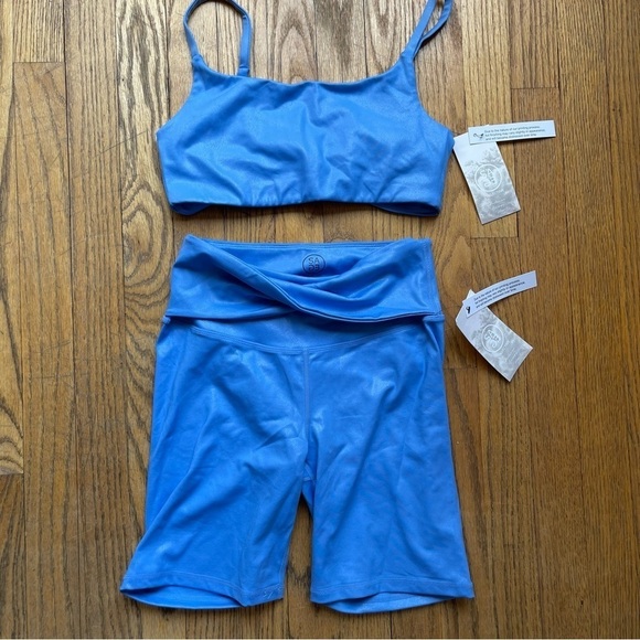 NEW Sage Workout Set Bike Shorts and Sporta Bra Granada Sky Size Small NWT - Picture 3 of 8